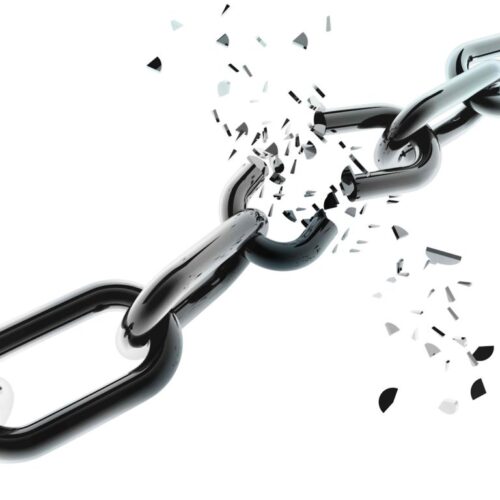 Fotolia Broken chain link_25665910_Subscription_XXL