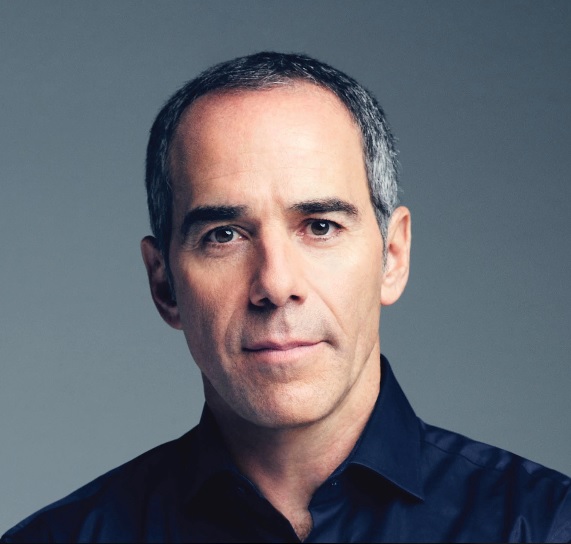 Monte_Lipman_Headshot_Cropped