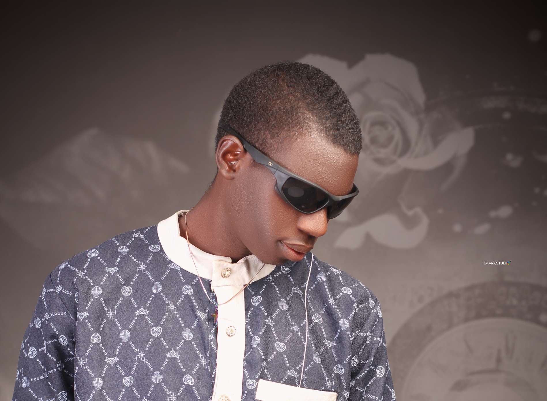 IMG_30771_copy_1897x2656