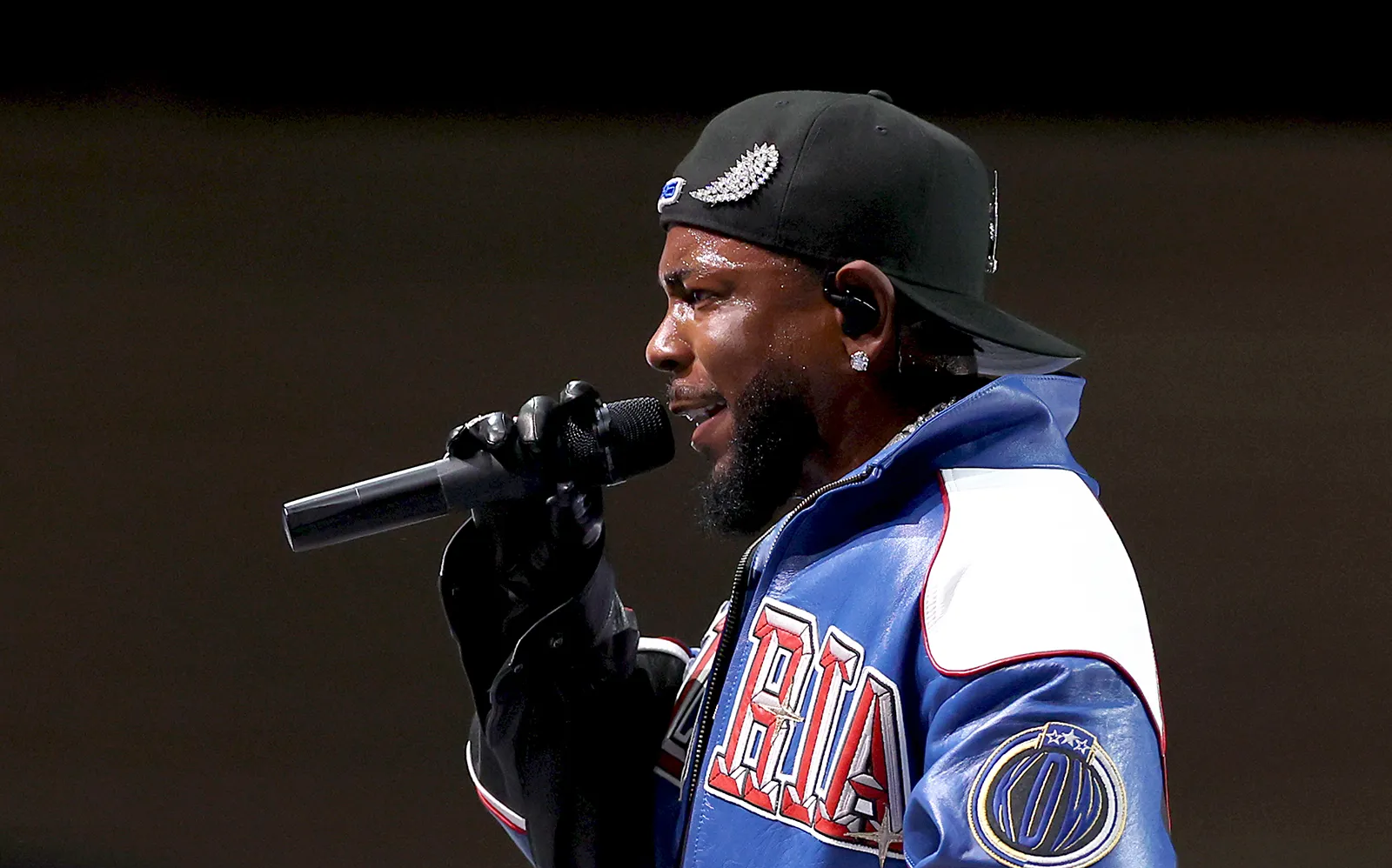 Kendrick-Lamar-Performs-Drake-Diss-Track-Not-Like-Us-at-2025-Super-Bowl-03