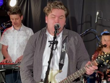 [ID: Q0_zNru3RKg] Youtube Automatic