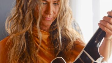 Melody DeBraux “You Do You” – official music video