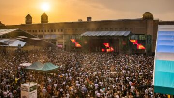 Photo-of-the-outdoor-stage-area-at-Sonar-Festival