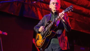 steve-howe-2017-billboard-1548