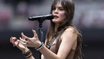 what-do-you-guys-think-of-sofia-isella-v0-9d11047h0k5f1