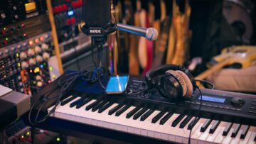 Studio D’Lux — Thin Ice