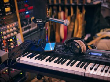 Studio D’Lux — Thin Ice