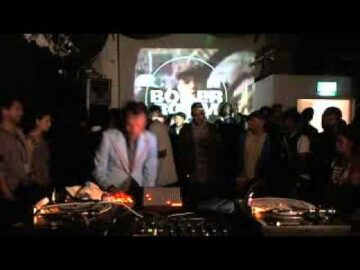 [ID: Q1BcMUKUuFA] Youtube Automatic